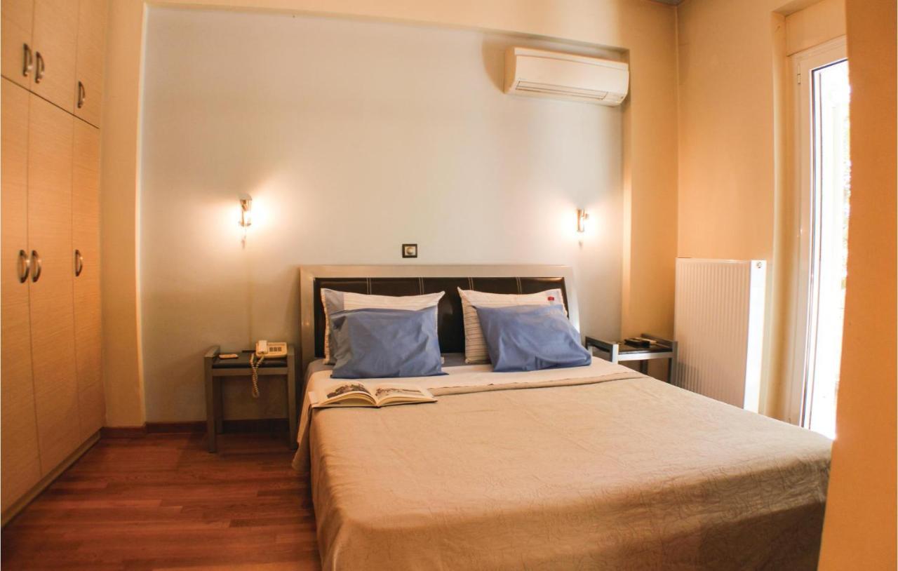 Amazing Home In Artemida With Kitchen 외부 사진